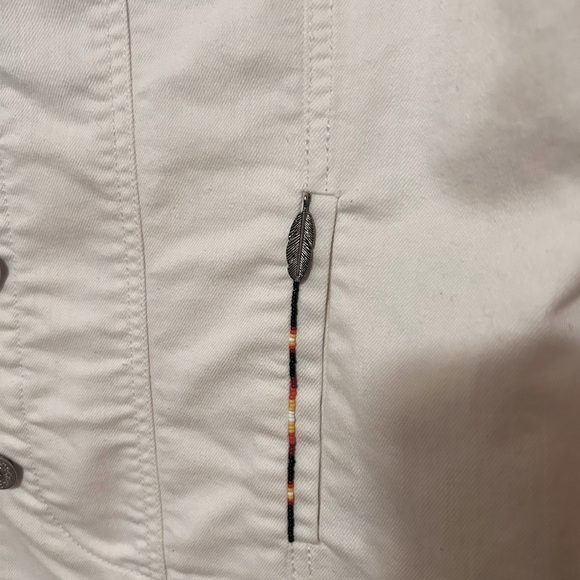 Dress Barn  XL white Vest Jacket with native stiched detailing. - Picture 2 of 10